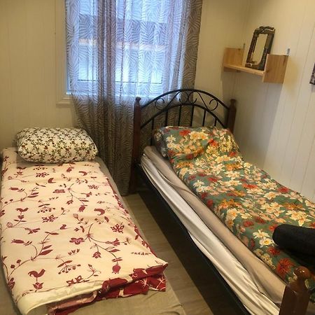 Den Gule Huset Apartment Lyngdal Ngoại thất bức ảnh