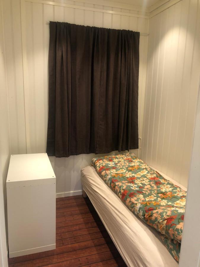 Den Gule Huset Apartment Lyngdal Ngoại thất bức ảnh
