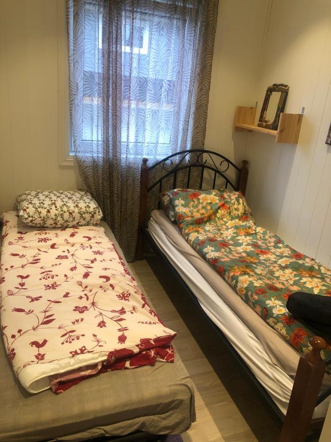 Den Gule Huset Apartment Lyngdal Ngoại thất bức ảnh