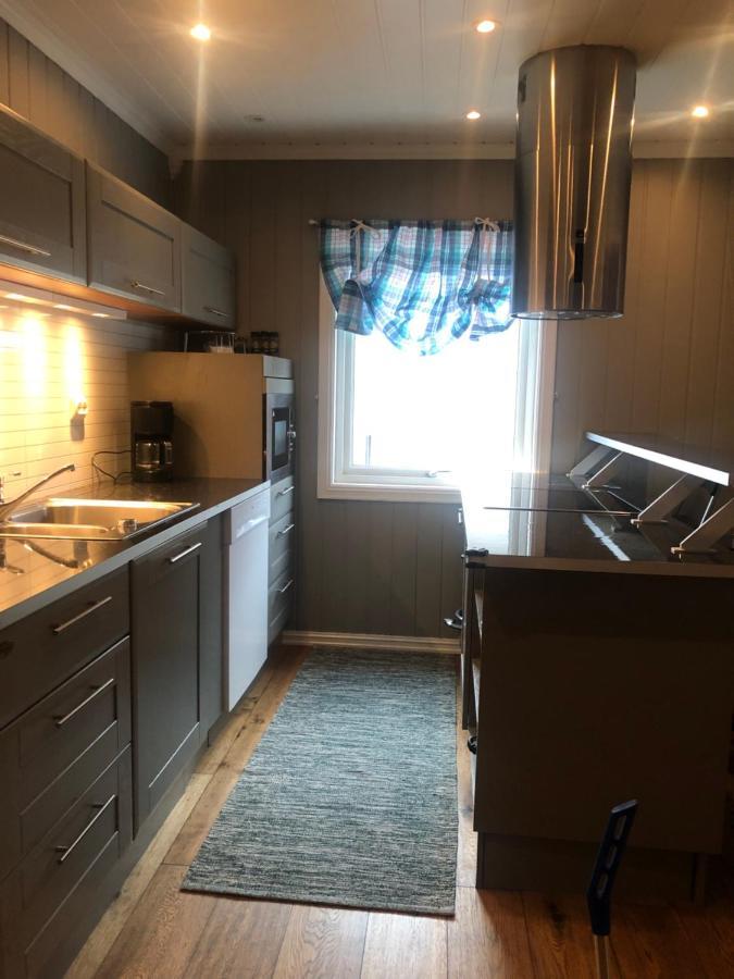 Den Gule Huset Apartment Lyngdal Ngoại thất bức ảnh