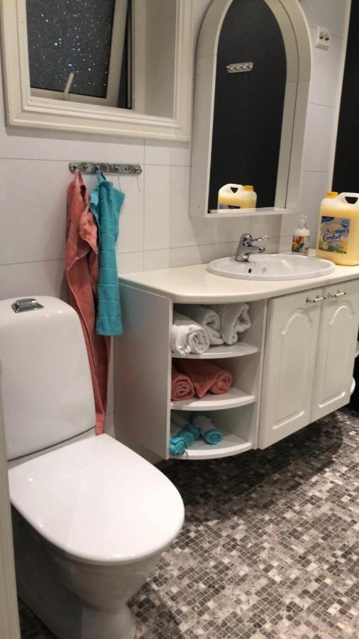 Den Gule Huset Apartment Lyngdal Ngoại thất bức ảnh